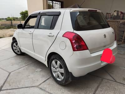 Suzuki swift 2015 family used  kitny kii ho gee