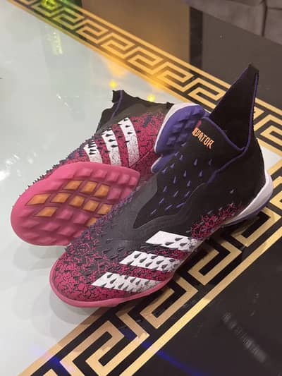 Adidas predator freaklaces / Dubai import Sports Shoes