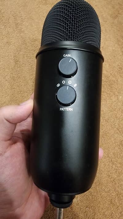 BLUE YETI MIC- Obsidian Black without STAND