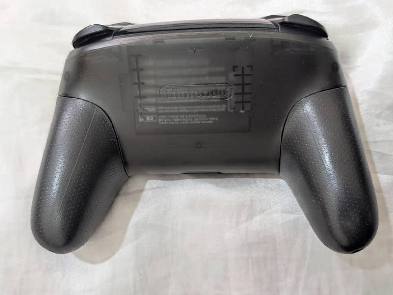 Nintendo switch pro controller (original) 2