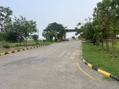 Corner Park-Facing Plot in Airline Avenue Ideal Location Near Islamabad Airport