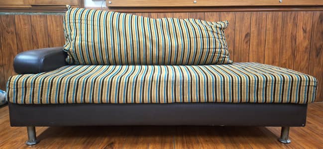 3 seater diwan style sofa