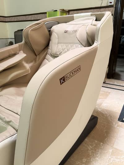 Luxury full body massage chair (JC Buckman) premium comfort & Relax