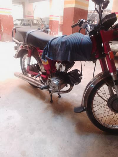 YAMMAH YB 2007 model 100cc, 2 strock well maintained bike.