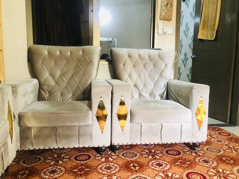 Crown Sofa Set 1