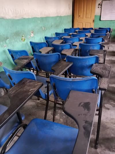 Boss College/School/University Study Side arm Chairs