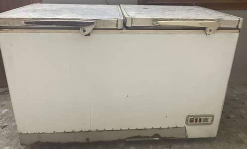 Used dawlance deep freezer