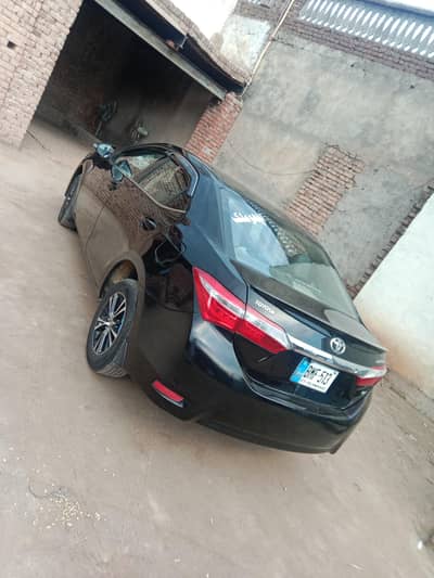 2015 model h new tire averag bht achi h koi kam ni gari mn