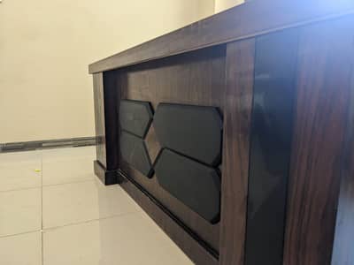 L-Shaped Office Table (Like New)