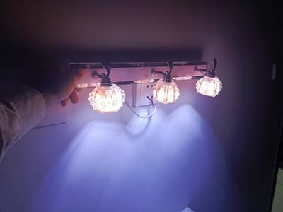 BEAUTIFUL WALL HANGING LIGHT BRAND NEW HY