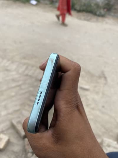 Infinix hot 50i  Ram 6+6 128 far Sal