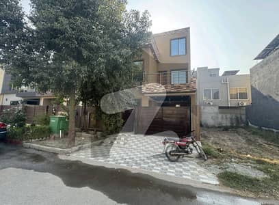 5 Marla Ultra Classic Architect Designer use House For Sale In Bahria Town Lahore