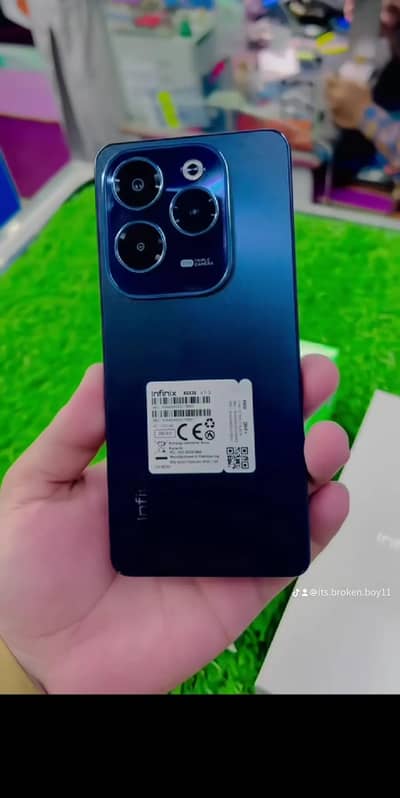 Infinix hot 40 black color pta prove 10/10 condition box charger