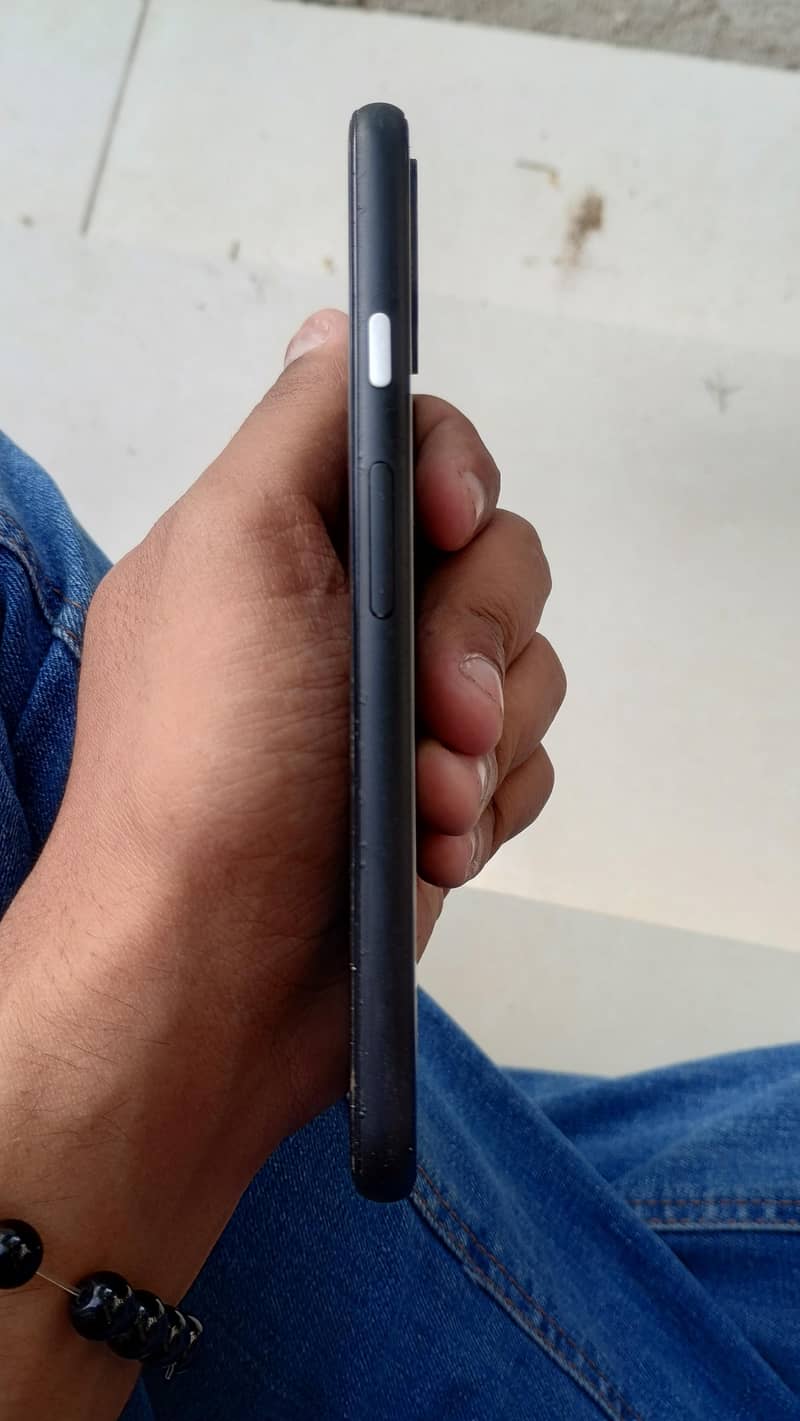Google Pixel 4 3