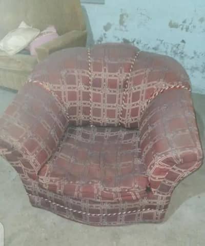 1 seter single 2 sofa Emergency ha bohat zadia. . .
