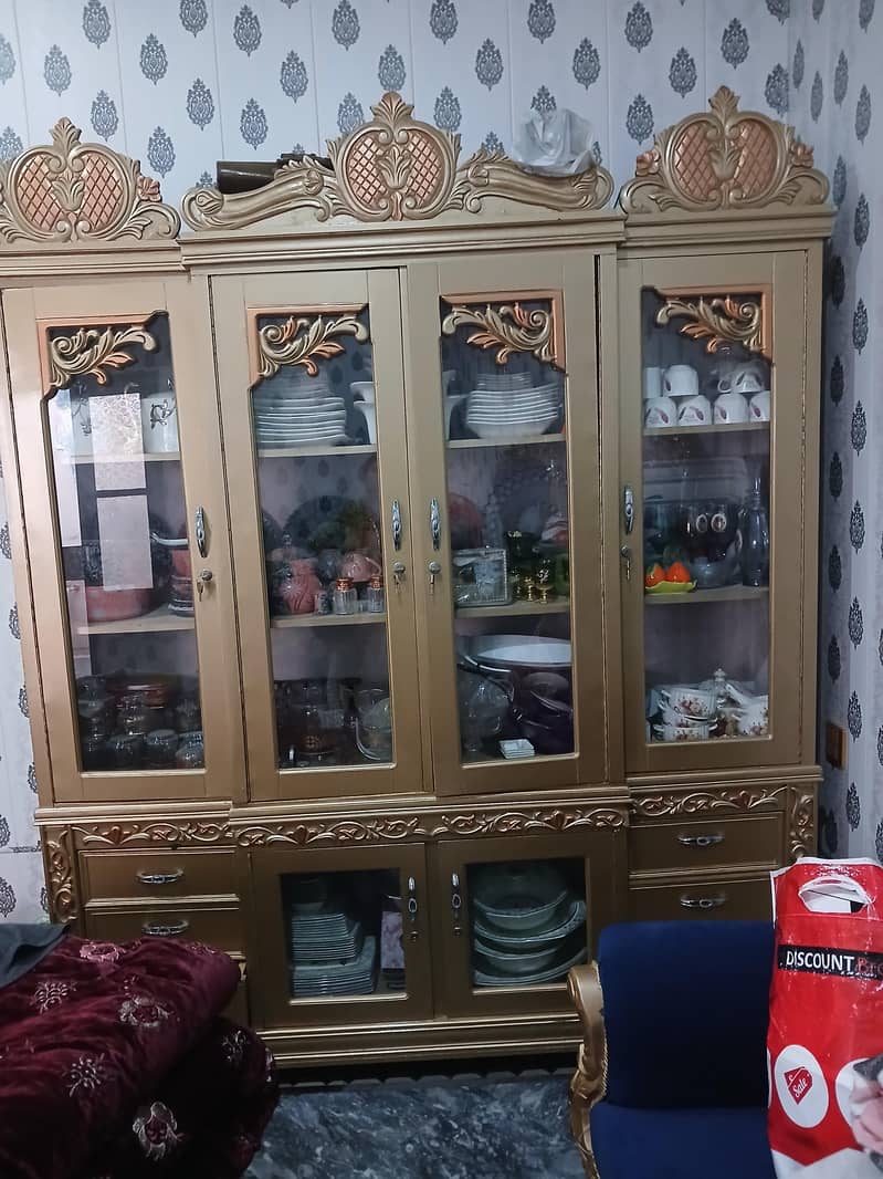 خوبصورت لکڑی کی کراکری الماری برائے فروخت 0