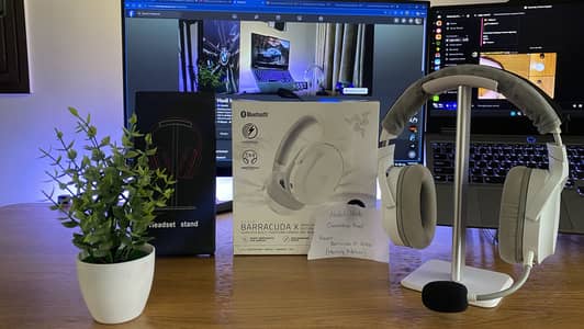 Razer Barracuda X Mercury Edition With FREE Stand & Headband Cover