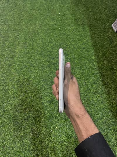 IPHONE 11 OFFICIAL PTA APPROVED (032988-18743) watsapp