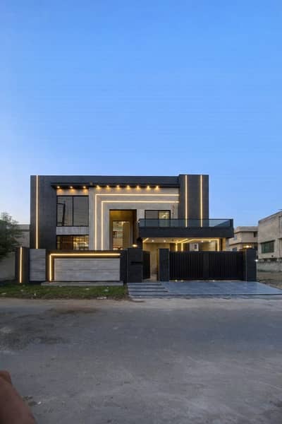 1 Kanal Modern House With Double Height Lobby