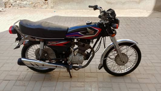 Honda CG 125 Black color Bahawalpur Number