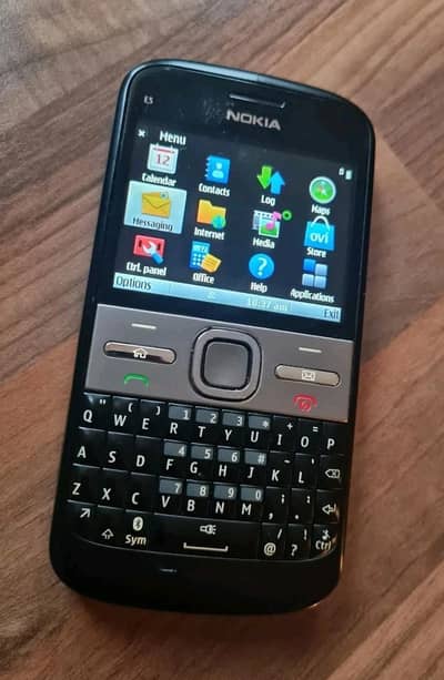 Nokia E5