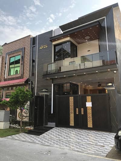 5 Marla Brand New Super Luxury Lawish House Available For Rent In BB Block Bahria Town Lahore.