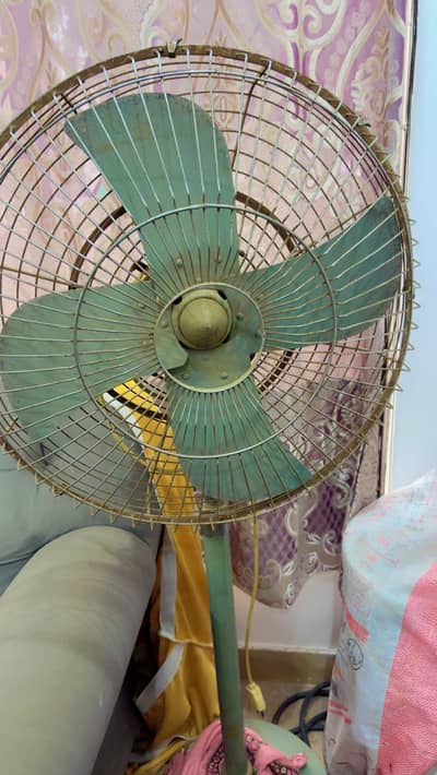 Pedestal fan
