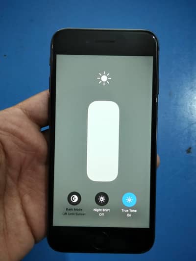 urgent sell iphone 8 . . . . 256gb