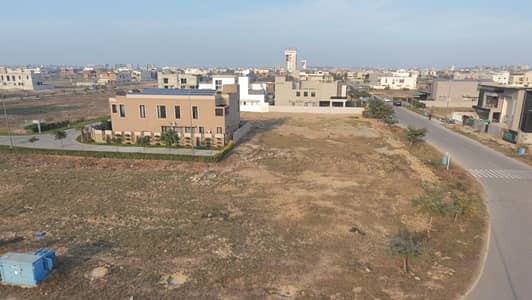 2 Kanal Corner Pair Plot for Sale in 9 Prism