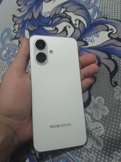 Tecno spark GO 2 almost new