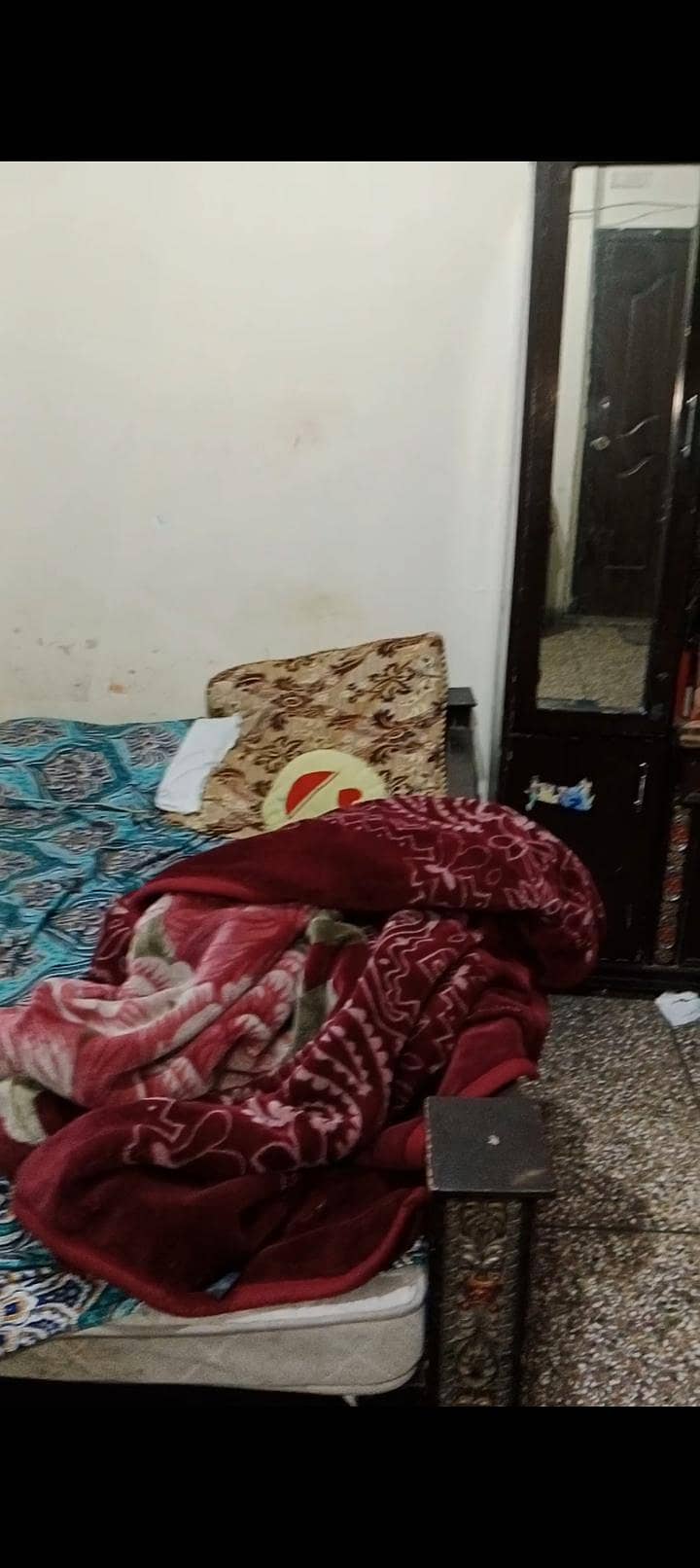 bed dressing and side table 3