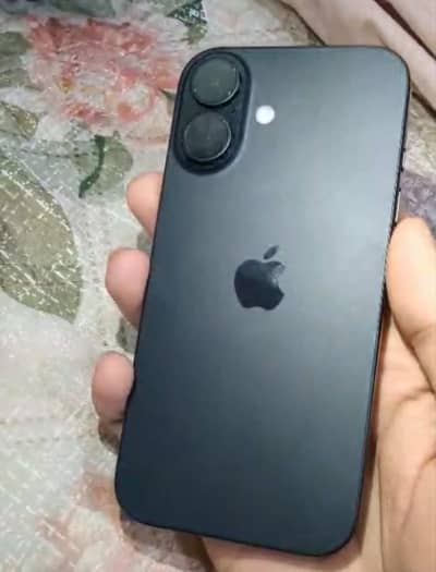 iPhone  16