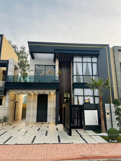 10 Marla Brand New Super Luxury Upper Portion with Double Heighted Lobby Lower Locked For Rent In Bahria Town Lahore.