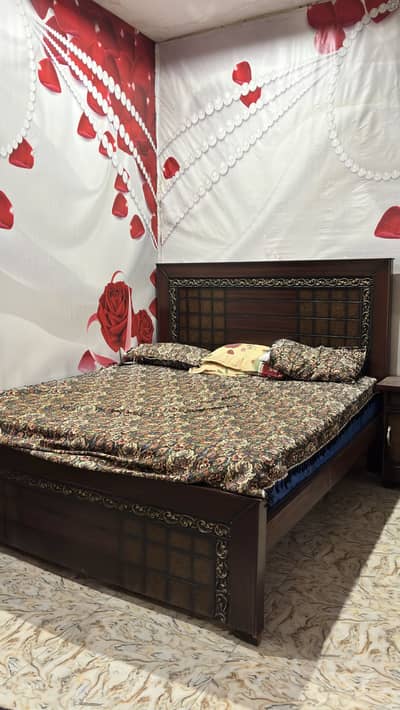 King size bed side tables and mattress