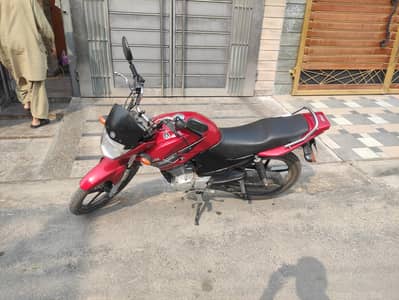 Yamaha YBR 2016 Model for Sale – Excellent Condition | 1st Owner