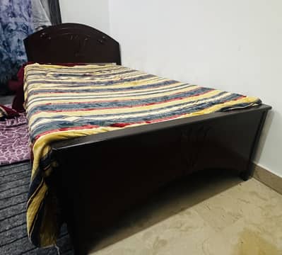 Single wodden bed