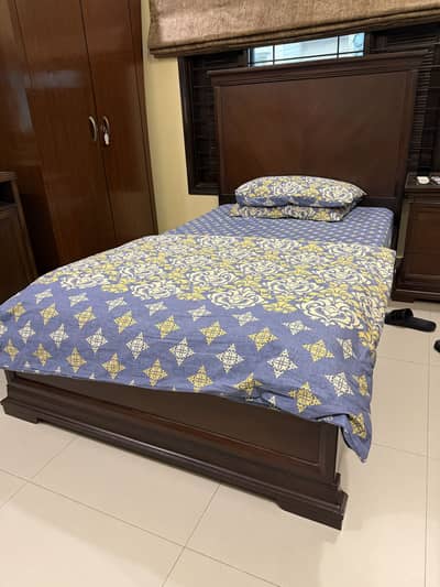 Single Bed Set – Solid Wood (With Storage Drawers)
