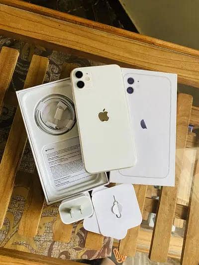 Iphone 11 64gb with BOX 84 battery health