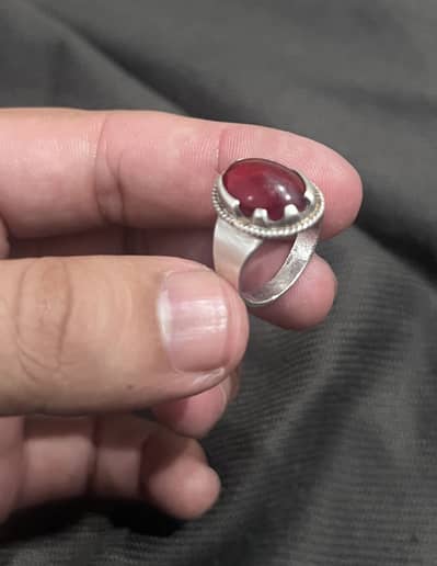 Chandi ring with red stone (4g silver )