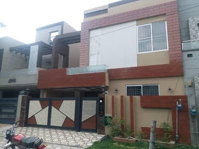 8 Marla Almost Brand New Luxury House For Rent In Bahria Town Lahore.