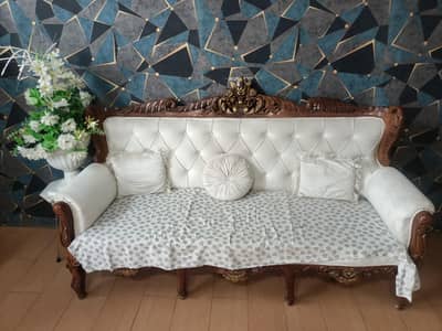 7 setar sofa chinyuti style. And 2  crown chairs