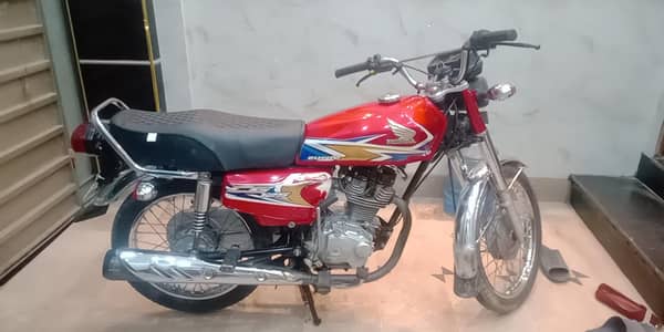 اچھی چلتی ہے کاغزات مکمل ہیں