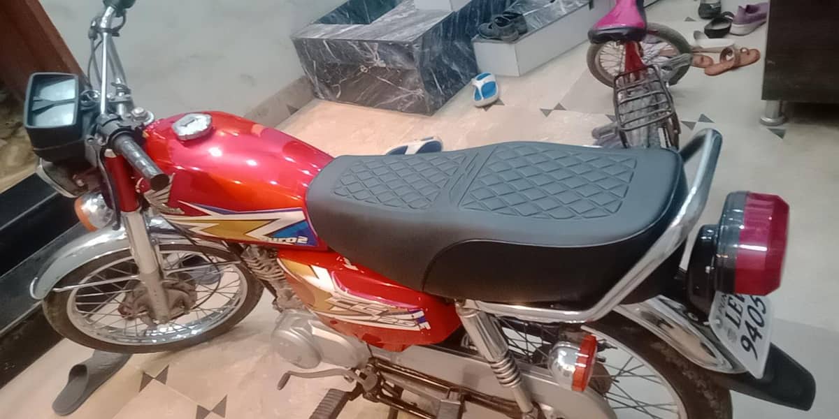 اچھی چلتی ہے کاغزات مکمل ہیں 2