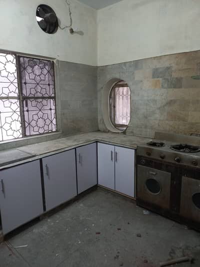 10 Marla lower portion for silent office at prime location near Karim block