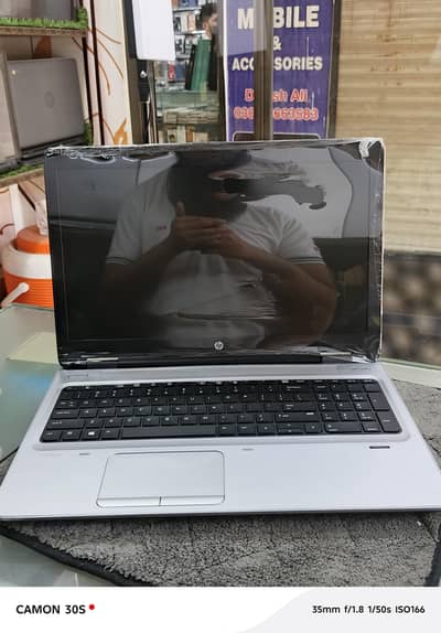 Hp Intel i7 7th gen 8gb Ram 256 GB SSD
