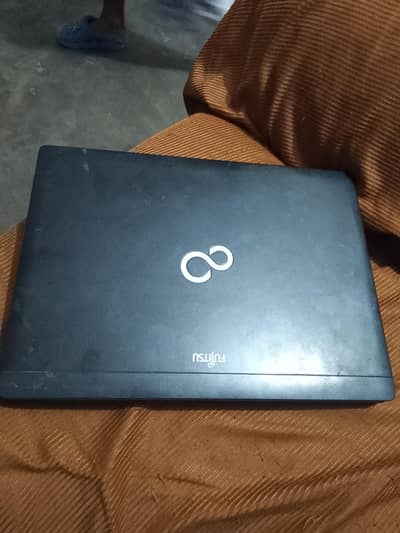 fujistu laptop lush condition. .