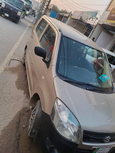 wagonR 2018 model golden Color