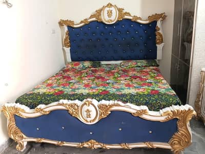 Bed with metric , side table and dressing table urgent sell