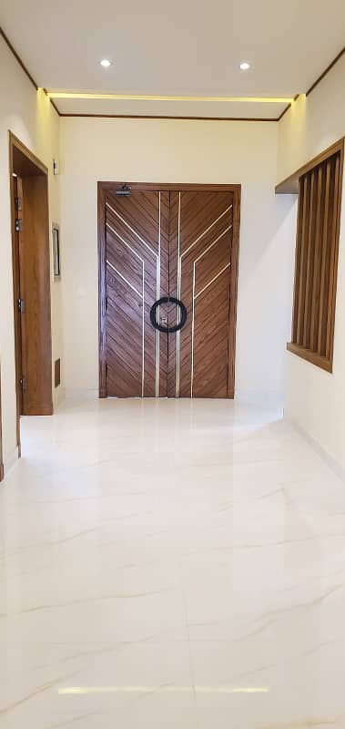 1 kanal beautiful newly constructed house available for sale