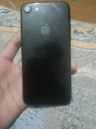 Iphone 7 /RS. 14000